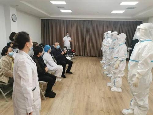 「新闻快递」医院开展核酸外采人员业务培训